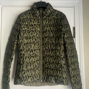 Old Navy Active Olive Cheetah Puffer Jacket XS